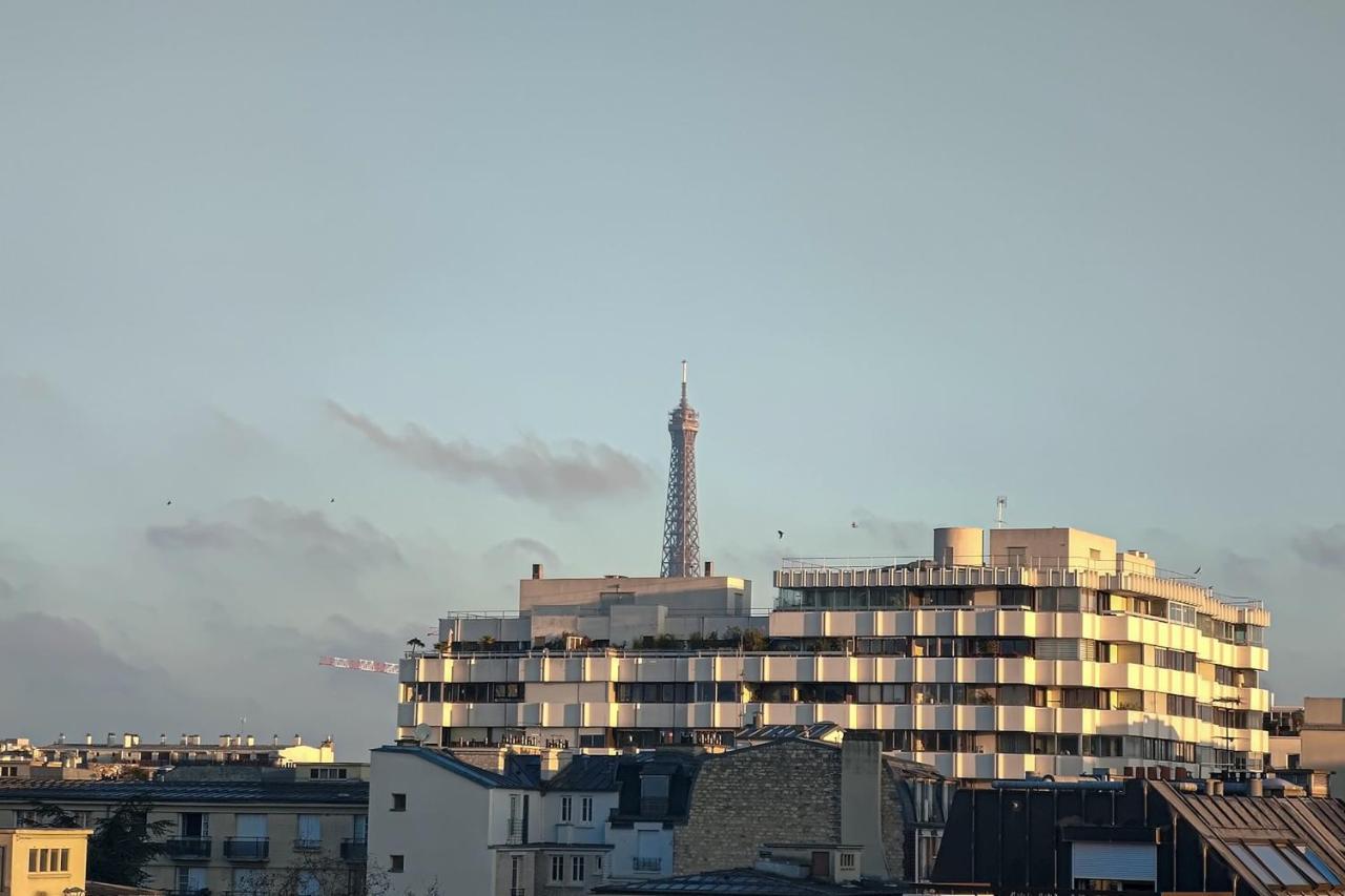 Апартаменты Beautiful And Bright Appt With Eiffel Tower View Париж Экстерьер фото